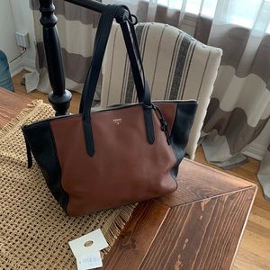 Gently Used Fossil Leather Purse